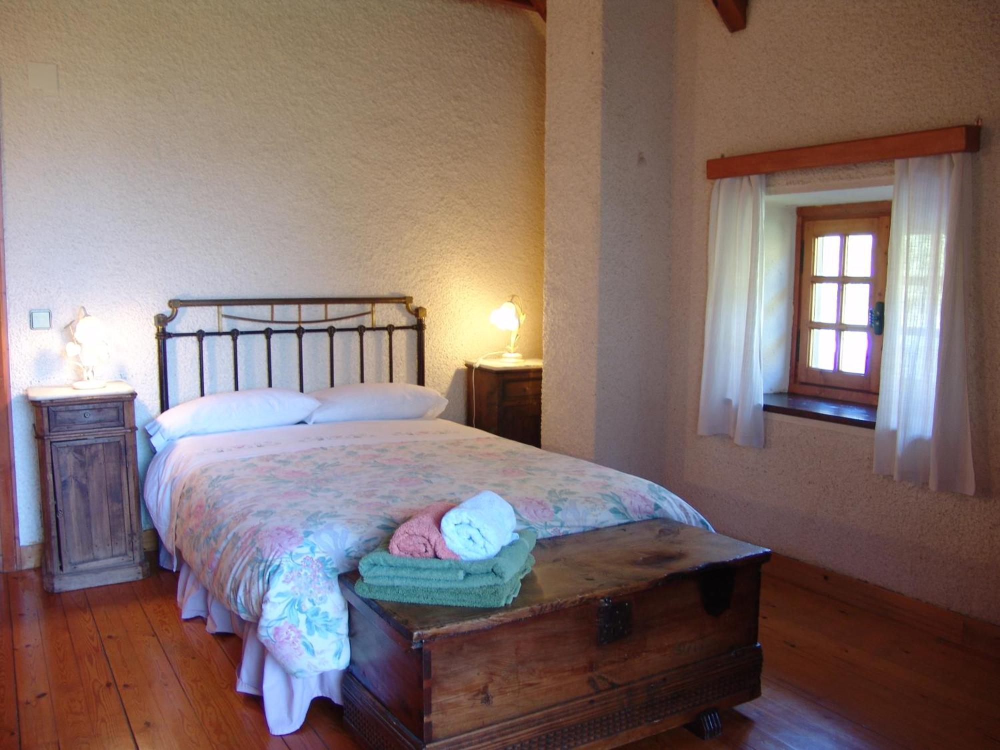 Casas De Zapatierno Guest House Espierba Room photo