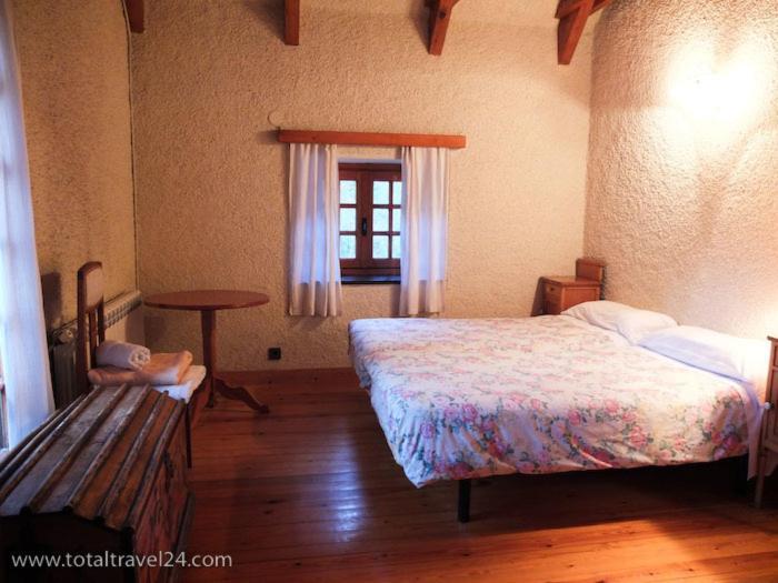 Casas De Zapatierno Guest House Espierba Room photo